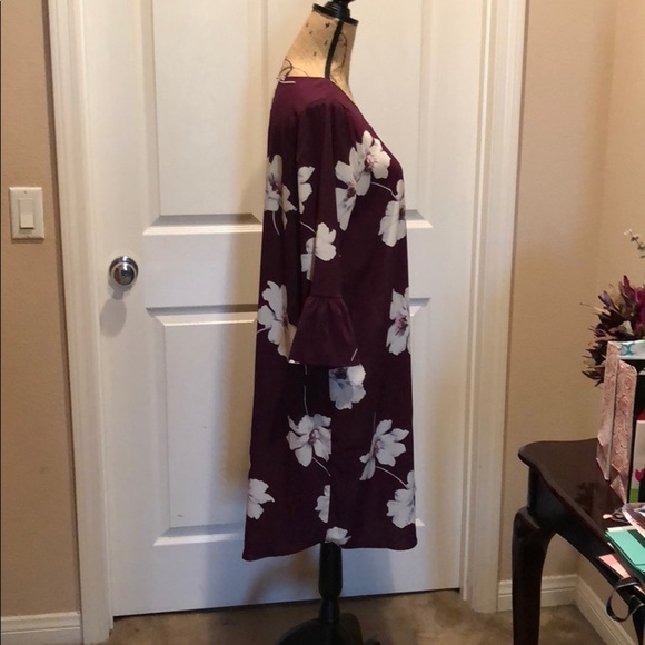 Burgundy floral print Dress - Picture 5 of 7